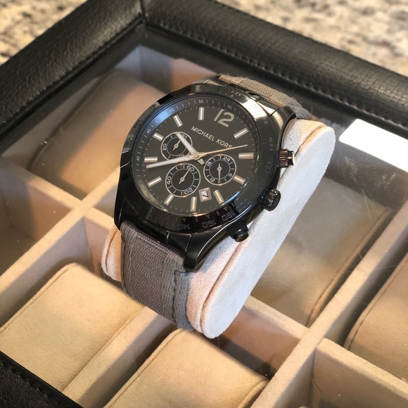 Michael Kors Watch - Picture 3 of 7